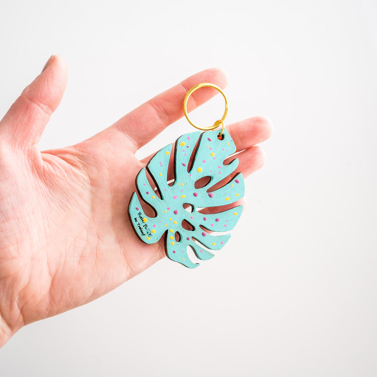 Monstera leaf-shaped wooden key chains